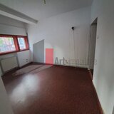 Cismigiu, urgent, parter cu intrare din strada, liber, negociabil